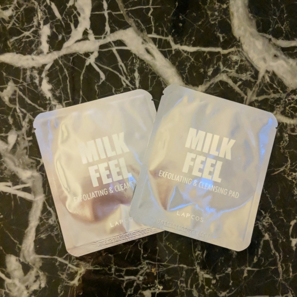LAPCOS Milk Feel Exfoliating & Cleansing Pad